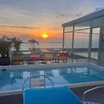 HS-DS Habitación doble estandar cerca al mar con aire acondicionado y wifi